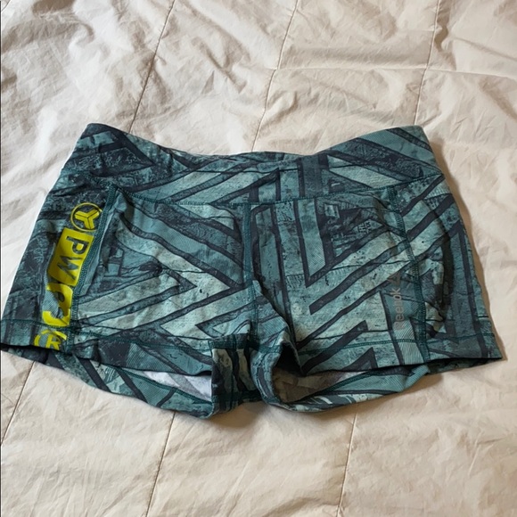 REEBOK Workout Shorts - Picture 1 of 1